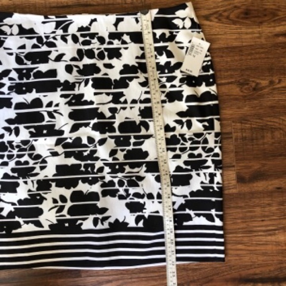 Ricki’s Black/White Floral/Stripe Skirt NWT - Picture 6 of 8